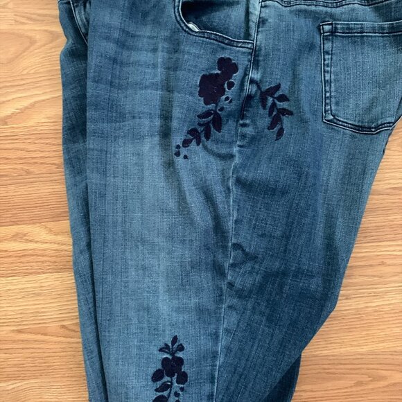 Crown Ivy Straight Curvy Leg Jeans jeans Size 22W - Picture 10 of 15